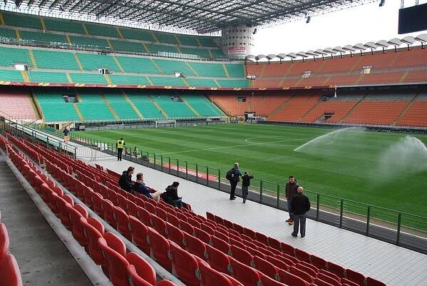 San Siro - Země Světa