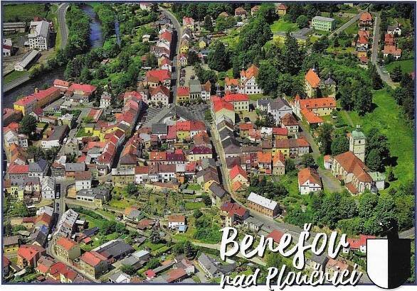 město Benešov nad Ploučnicí - letecký pohled, erb  - Pohlednice místopis