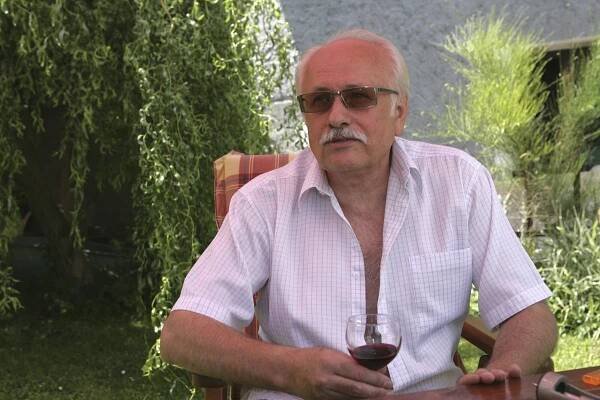 Václav Knop nerudného tělocvikáře z Hospody vyměnil za nevrlého doktora ve Slunečné