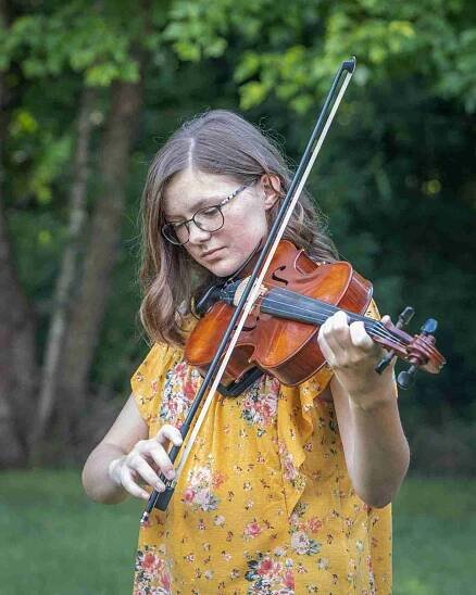 Hanna Senior Portrait Violin 2