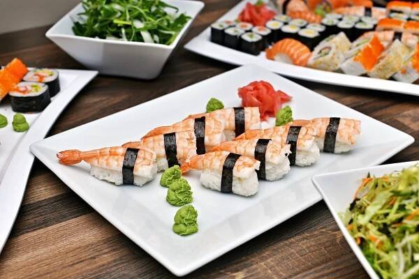 Neomezená konzumace ze sushi baru v restauraci na Střeleckém ostrově