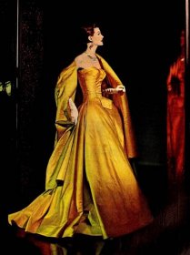16 formal vintage evening gowns with long skirts so full they'd make a Disney Princess jealous 5