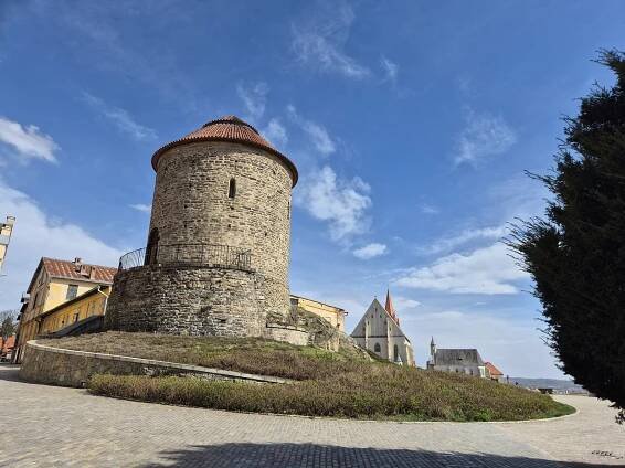Letošní Májové slavnosti zahájí novinka. Perlivá vína lidé ochutnají u rotundy