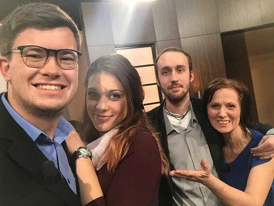 Jednatřicetiletý Pavel Dorotka se před nedávnem se přestěhoval do Českých Budějovic. Od svých pětadvaceti let si jde za svým snem. Chce být slavným hercem, protože věří, že je to jeho osud.
