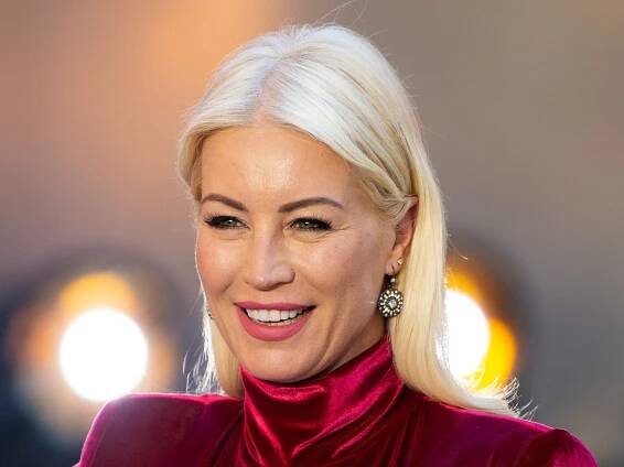 Denise van Outen rocks sensational swimsuit for Marbella beach trip