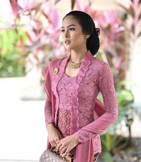 Kebaya Kutubaru untuk Maudy Ayunda — Didiet Maulana