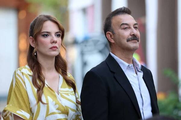 Kendi Düşen Ağlamaz - Aşk, sen planlar yaparken başına gelenlerdir - Z filmu - Selen Soyder, Hakan Yilmaz