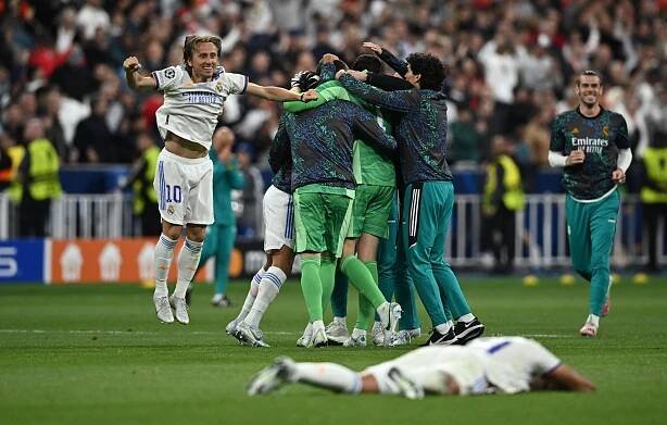 Ostudný úvod, čaroděj Courtois a extáze Realu. Tak v Paříži vrcholila Liga mistrů