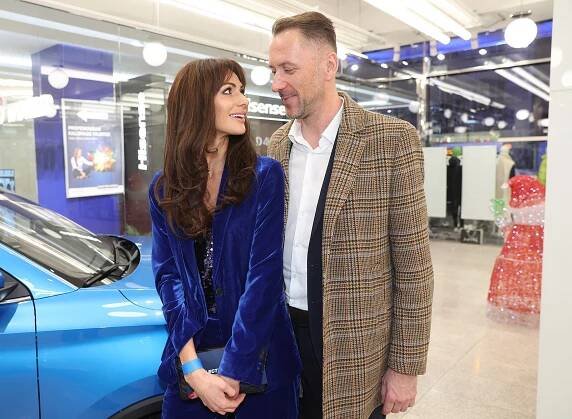 Eliška Bučková se tulila k partnerovi a byla k nepoznání: Ofinu jsem si ostříhala kvůli pupínkům
