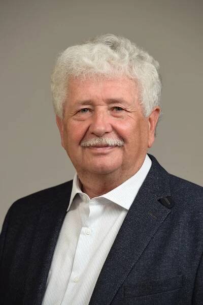 O senát se utkají Naxera a Kovářová. Neúspěšný Chaloupek bude točit večerníčky