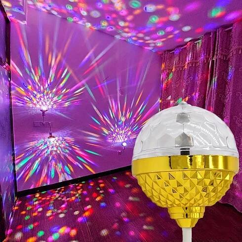 USB-napájené stolní RGB disco koule světlo - Vícebarevná rotující magická pódiová lampa pro domácí párty, KTV, * s 360° rotací, blikajícími efekty, PC stínítkem, ABS tělem, bez nutnosti baterií