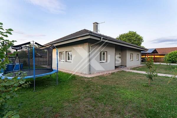 Prodej rodinného domu s dvojgaráží - 218 m2, pozemek 866 m2 + fotovoltaika, Tišice - Kozly | Reality.iDNES.cz 