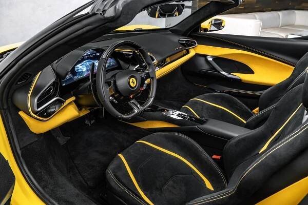 Ferrari 296 GTS Lift, Alcantara, AFS