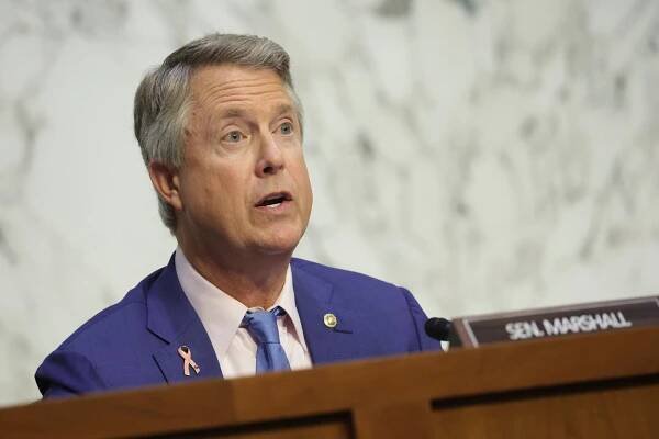 Credit card bill crusade persists