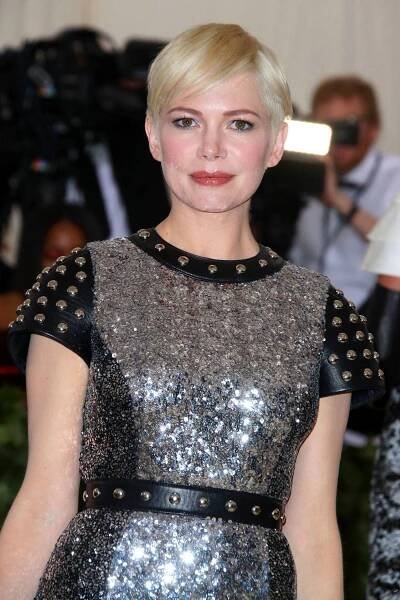 Michelle Williams Gracing the Met Gala 2018 Wallpaper