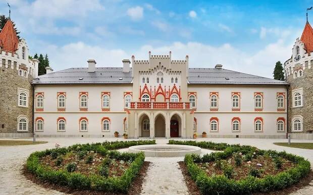 Slevomat: Pohádka v Chateau Herálec: snídaně,.. - Skrz.cz