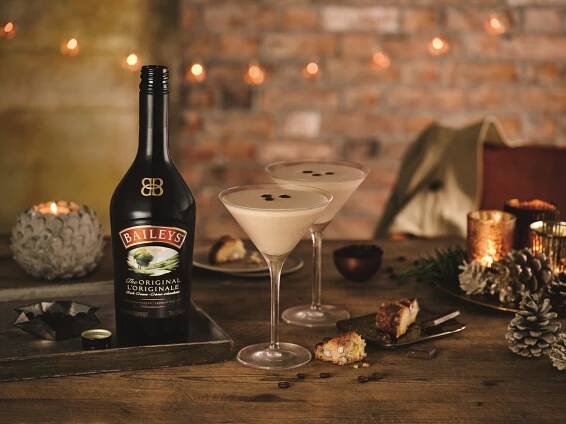 Užijte si velkolepou zimní party s Baileys Original v holčičím duchu - Tojesenzace.cz