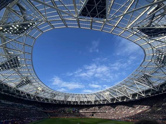 Frustration in London | Around The Grounds