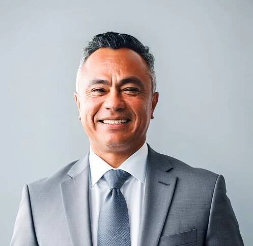 Miguel Luna Headshot