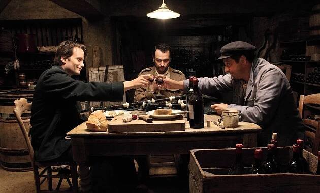 V květnu si dělej, co chceš - Z filmu - August Diehl, Matthew Rhys, Laurent Gerra