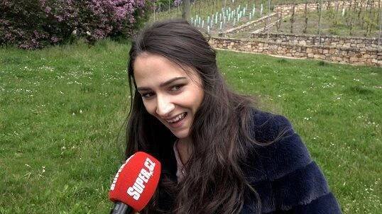 Týnu ze Slunečné můžete vidět i naživo: Eva Burešová plánuje léto na jevišti jako herečka i zpěvačka - Super.cz
