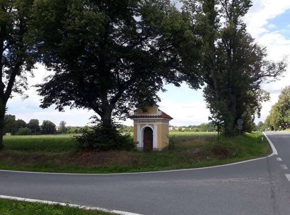 Kaple jižně od Bechyně u Kamenného Dvora | Drobné památky 