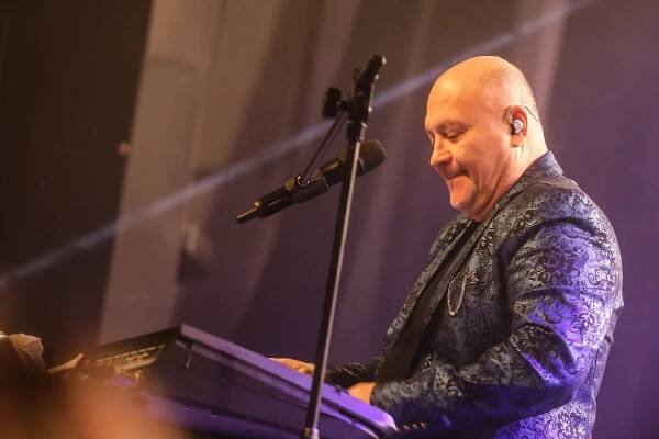 Obrazem: Pijeme Colu! V Domě kultury v Mladé Boleslavi to rozjel Michal David