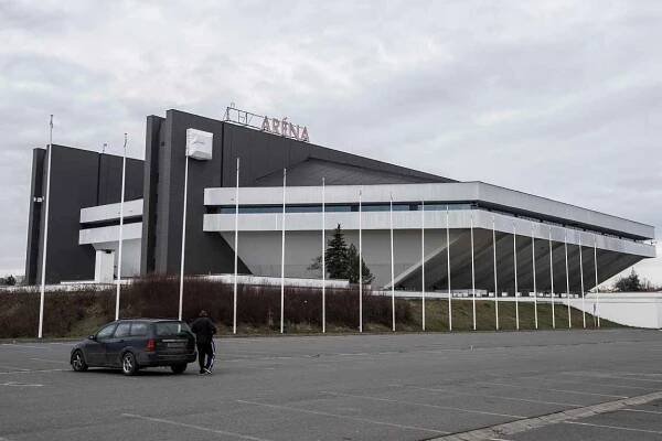 Generálním sponzorem víceúčelové haly v Ostravě-Zábřehu se stal pivovar Ostravar. Hala nově ponese název Ostravar Aréna. 