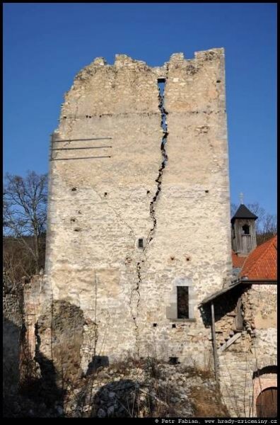 Fotografie – Wolfstein / hrady-zriceniny.cz