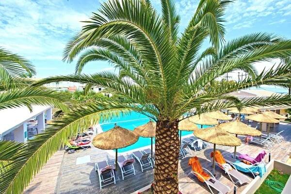 Amour Holiday Resort