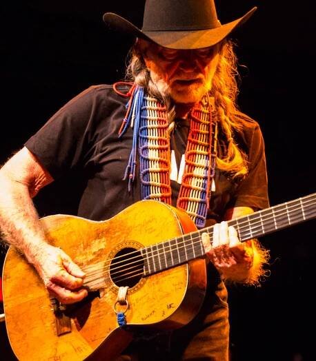 Súbor:Willie Nelson 930 club 2012 - 12.jpg