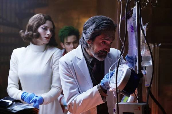 April Bowlby, Ryan Potter, Bruno Bichir - Titans - Doom Patrol - Z filmu