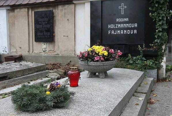 Hrob Felixe Holzmanna na litoměřickém hřbitově.