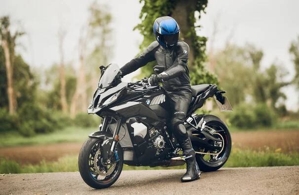 BMW Motorrad představuje M 1000 XR prototype – Autozin