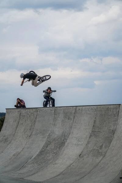 JUNKRIDE CREW TRIP / 1. KOLO SVK BMX POHÁRA NÁMESTOVO - JUNKRIDE Freestyle BMX shop, park, crew and more since 2010