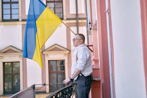 Jón Gnarr, exprimátor islandského Reykjavíku, během návštěvy ČR. V rozhovoru pro CNN Prima NEWS též vyprávěl o vlivu proruských dezinformací na islandskou společnost.