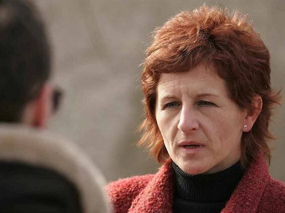 Lenka Svobodová, 39 let, Jestřabí Lhota: Kruhák by snížil rychlost. Jezdí se tu rychle, sto dvacítka je naprosto běžná. To je špatně.