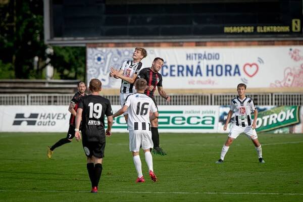 Fantazie! Votroci rozstříleli Žižkov 5:0 | FC Hradec Králové