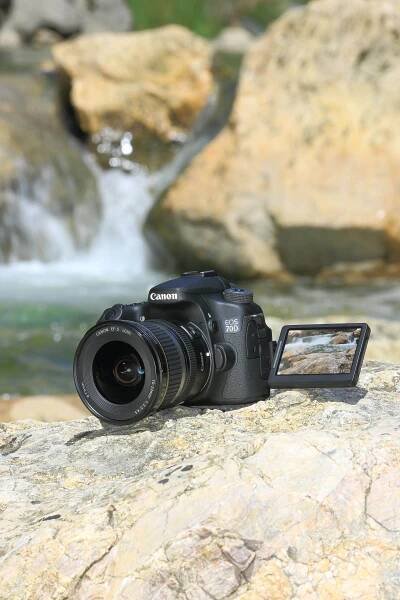Canon uvedl 20Mpix EOS 70D se 40Mpix+ snímačem a prolomil tak letité 18Mpix tabu