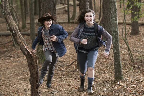 Živí mrtví - Marná snaha - Z filmu - Chandler Riggs, Katelyn Nacon