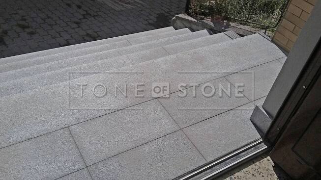 Kamenné schody z přírodního kamene | TONE OF STONE