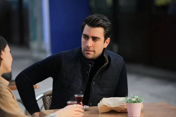 Past na lásku - Divane Aşık - Z filmu - Çağlar Ertuğrul