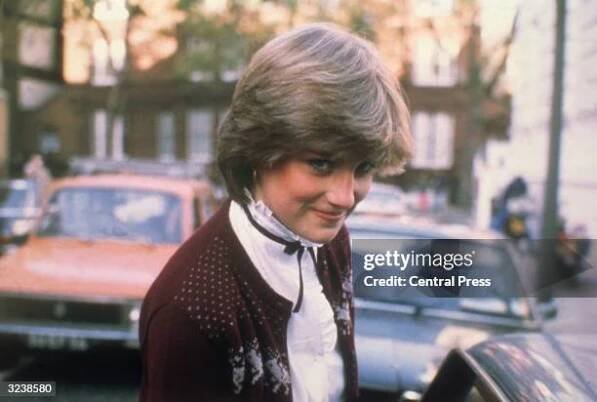 Lady Diana Spencer (1961 - 1997, fiancee to the Prince of Wales, leaving her flat at Coleherne Court in Earl's Court, London, 12th November 1980.