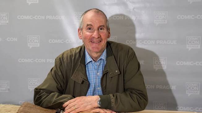 Chris Barrie dnes slaví 65. narozeniny!