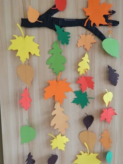 Buchetele de narcise si ghiocei din hartie | Fall paper crafts, Fall arts and crafts, Fall classroom decorations