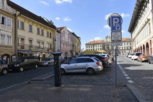 Fotogaléria • Parkoviště Pohořelec (Parkovisko – platené) • Mapy.com