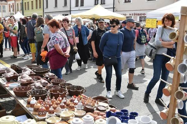 Beroun v sobotu praskal ve švech, hrnčířské trhy přilákaly tisíce návštěvníků