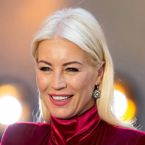 Denise van Outen rocks sensational swimsuit for Marbella beach trip