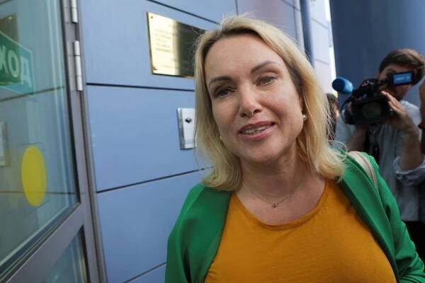 „Skutečným zrádcem je Putin!“ Novinářka označila ruského vůdce za vraha a dostala 8,5 roku