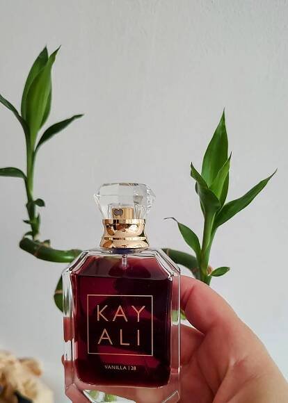 Vanilla 28 Kayali Fragrances pro ženy a muže